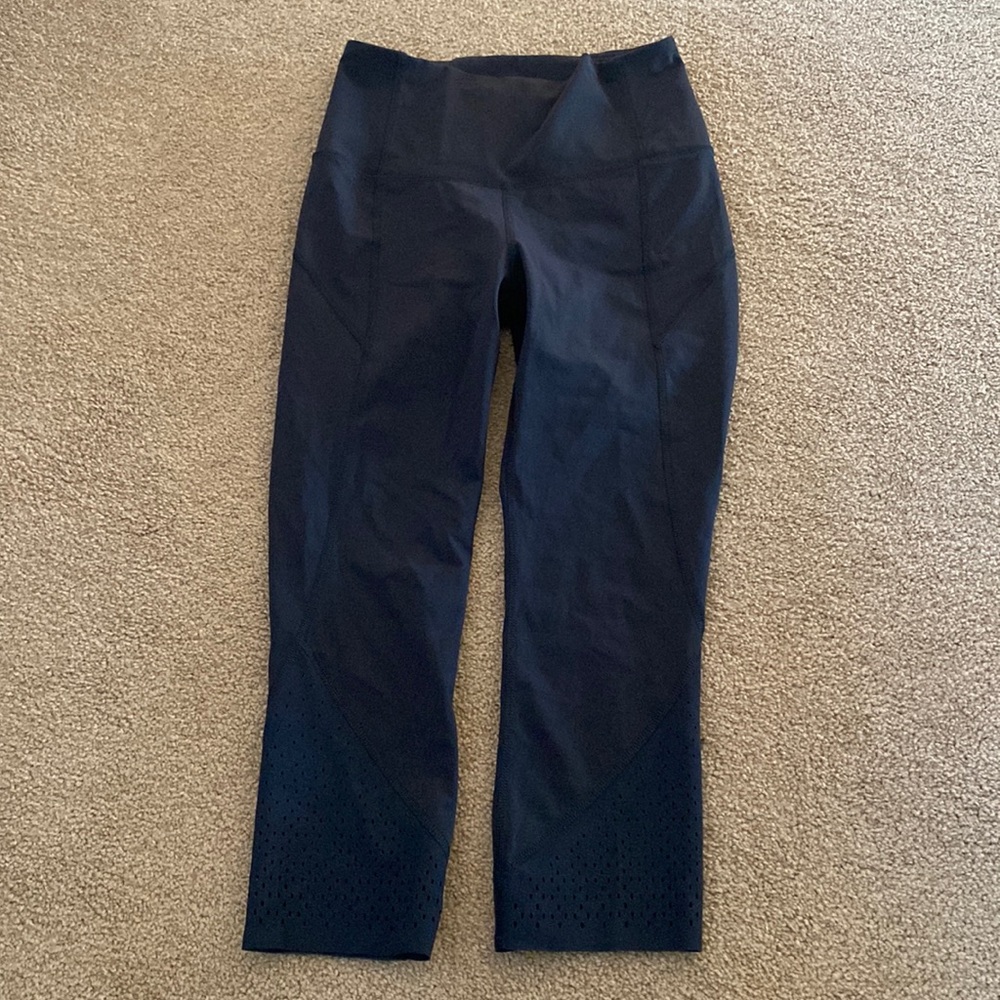Womens lululemon capris pant